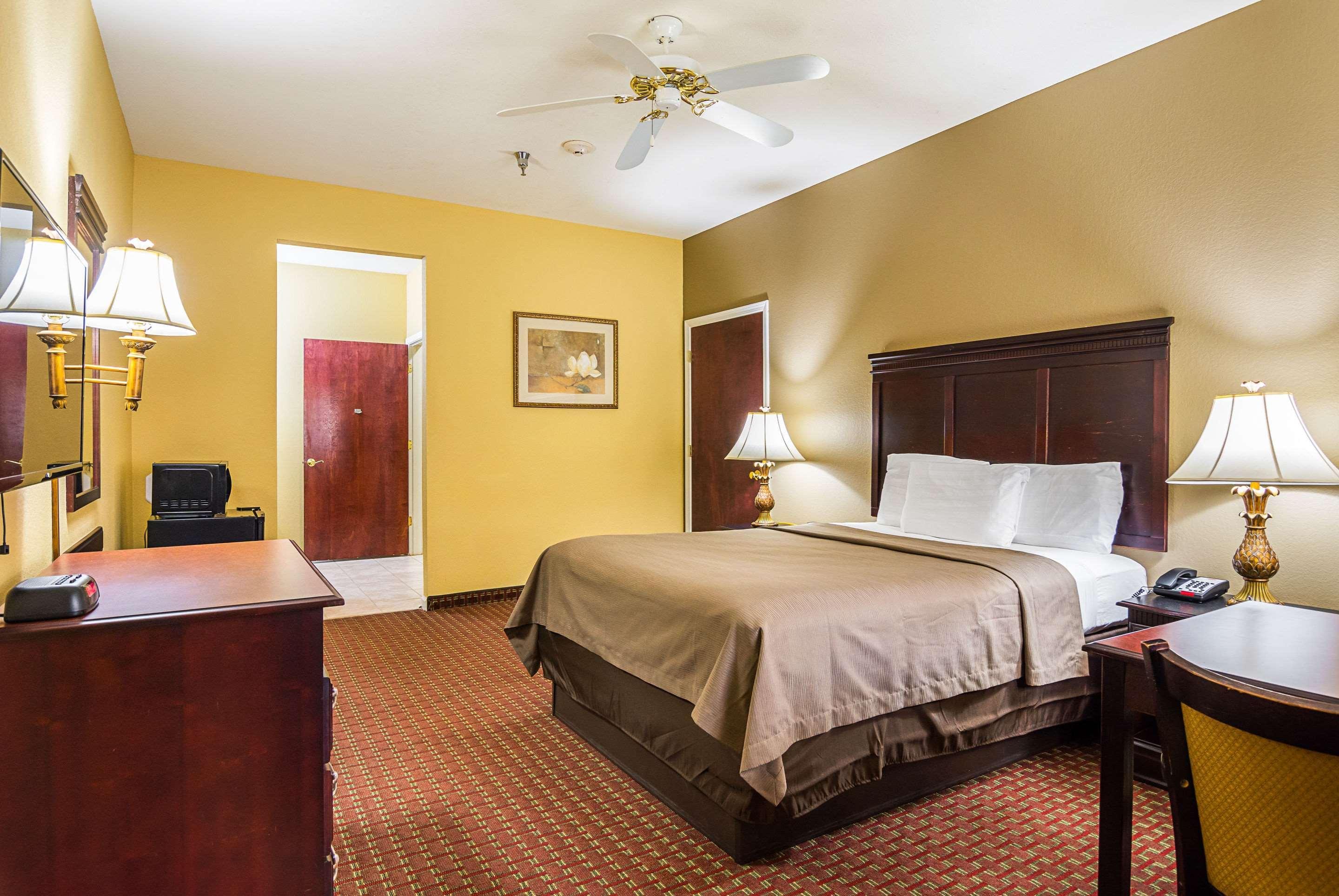 Econo Lodge Inn & Suites Bryant Exterior foto
